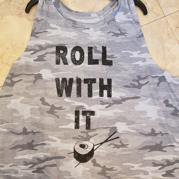 Roll with it sleeveless  tank - Picture 3 of 3